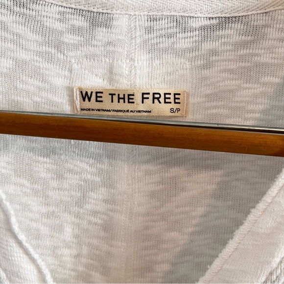 Free People We The Free Tipton Raw Edge Button-Up Top. Size Small. NWOT. - Picture 5 of 12
